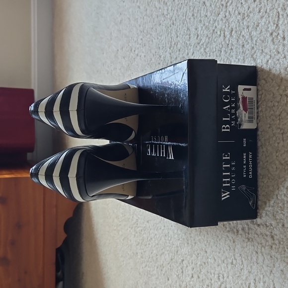 White House / Black Market Daughtry Heels - Picture 4 of 6